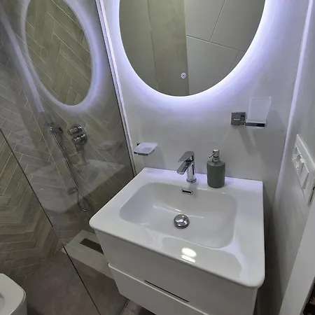 Apartment Mosaic Cane 2 *