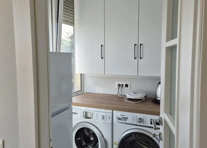 Apartment Mosaic Cane 2 *