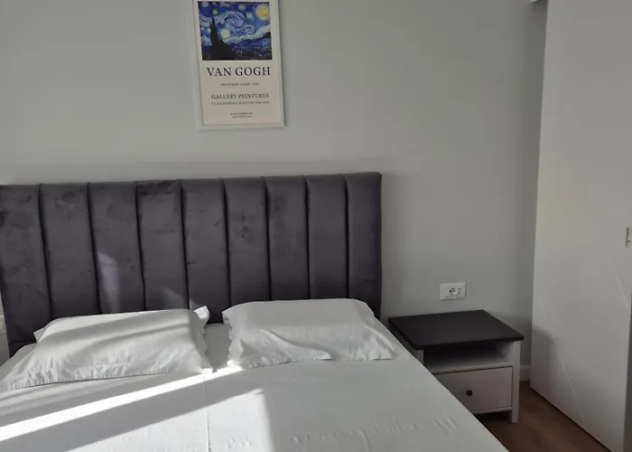 Apartment Mosaic Cane 2