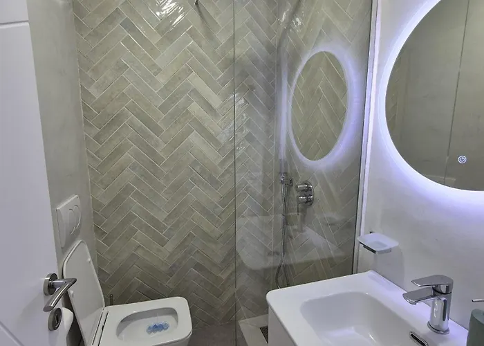 Mosaic Cane 2 Apartment